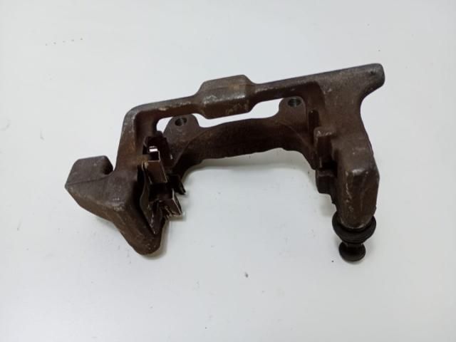 bontott AUDI A6 C6 Tartó Bak