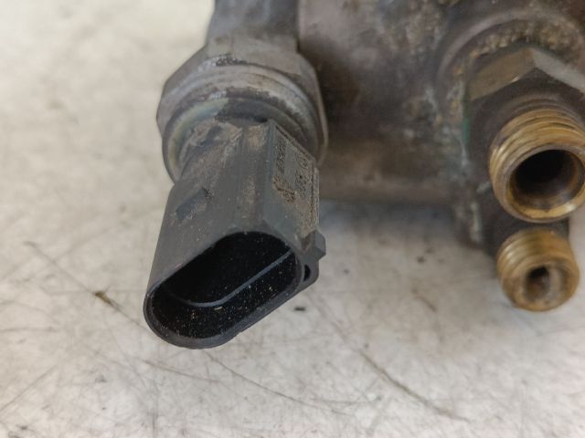 bontott AUDI A6 C6 Üzemanyag Befecskendező Vezérlő