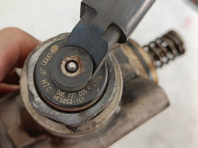 bontott AUDI A6 C6 Üzemanyag Befecskendező Vezérlő