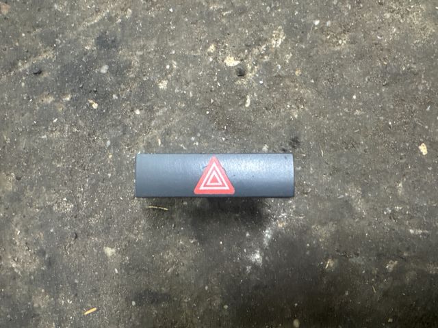 bontott AUDI A6 C6 Vészvillogó Kapcsoló