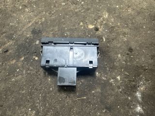 bontott AUDI A6 C6 Vészvillogó Kapcsoló