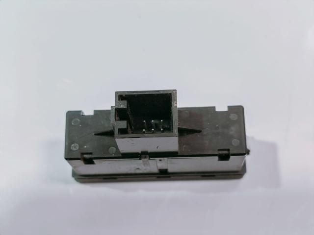 bontott AUDI A6 C6 Vészvillogó Kapcsoló