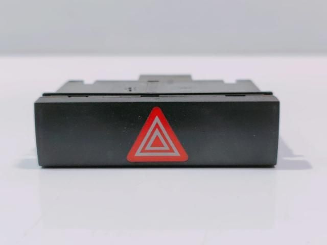 bontott AUDI A6 C6 Vészvillogó Kapcsoló