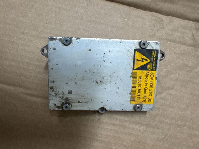 bontott AUDI A6 C6 Xenon Trafó