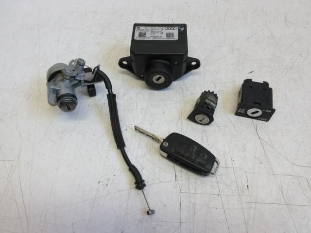 bontott AUDI A6 C6 Zárbetét Szett