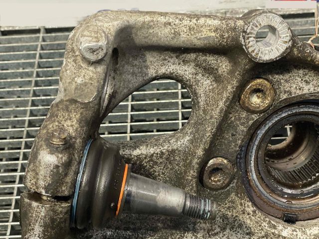 bontott AUDI A6 C7 Bal első Csonkállvány