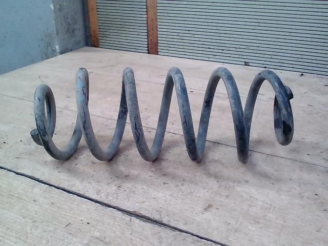 bontott AUDI A6 C7 Bal hátsó Rugó