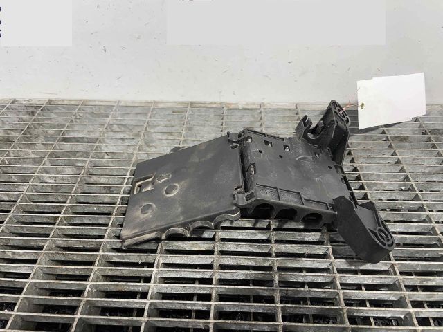 bontott AUDI A6 C7 Biztosítéktábla Motortér