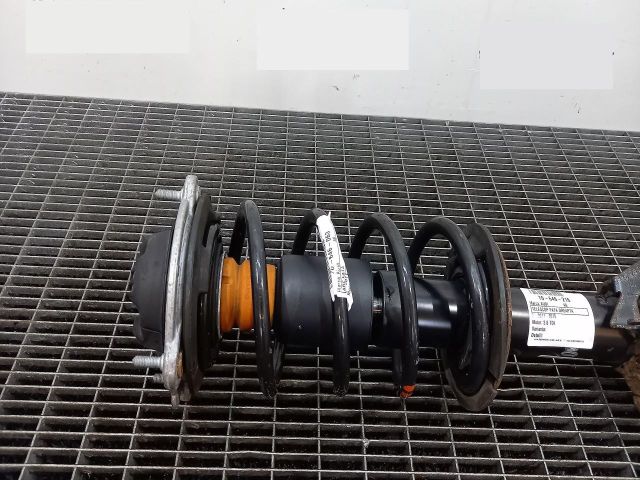 bontott AUDI A6 C7 Első Rugó