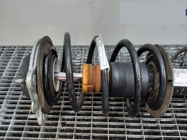 bontott AUDI A6 C7 Első Rugó