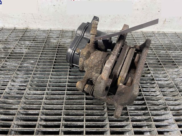 bontott AUDI A6 C7 Jobb hátsó Féknyereg Munkahengerrel