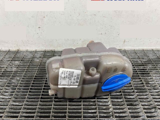 bontott AUDI A6 C7 Kiegyenlítő Tartály