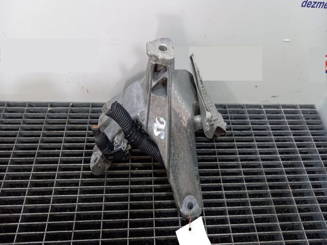 bontott AUDI A6 C7 Motor Tartó Bak Bal