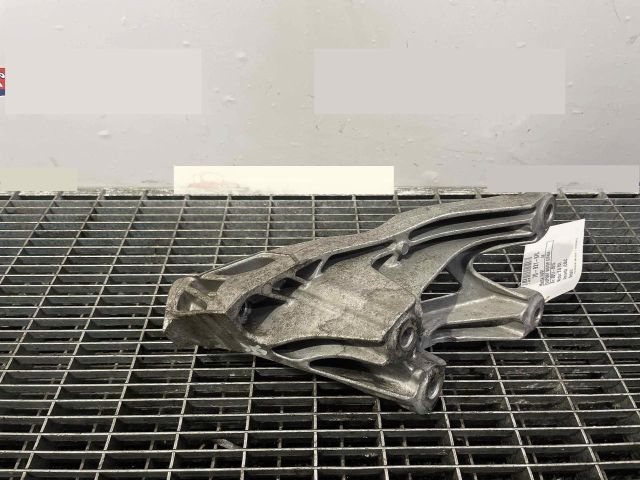 bontott AUDI A6 C7 Motor Tartó Bak Bal