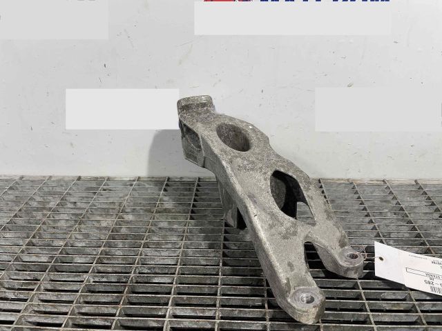 bontott AUDI A6 C7 Motor Tartó Bak Bal