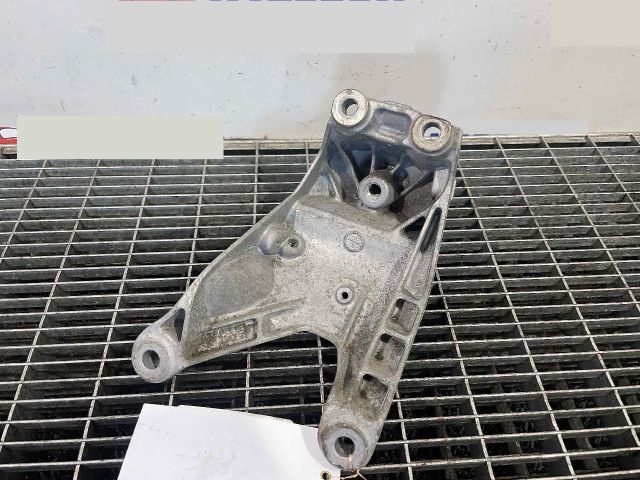 bontott AUDI A6 C7 Motor Tartó Bak Jobb