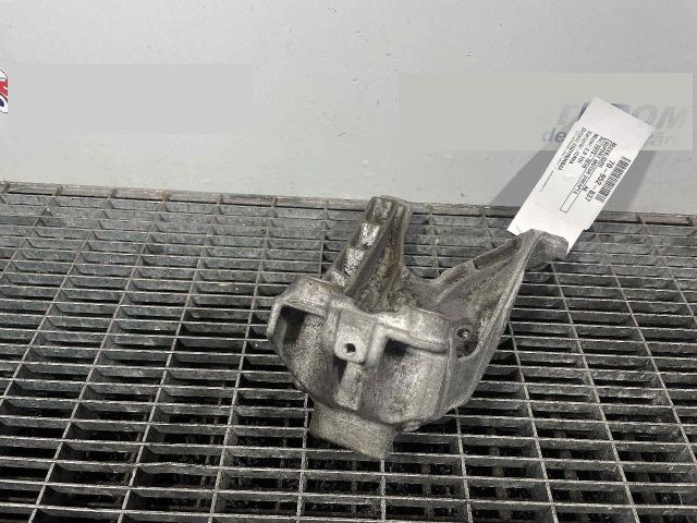 bontott AUDI A6 C7 Motor Tartó Bak Jobb