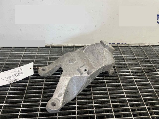 bontott AUDI A6 C7 Motor Tartó Bak Jobb