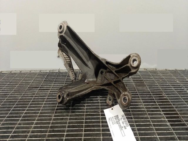 bontott AUDI A6 C7 Motor Tartó Bak Jobb