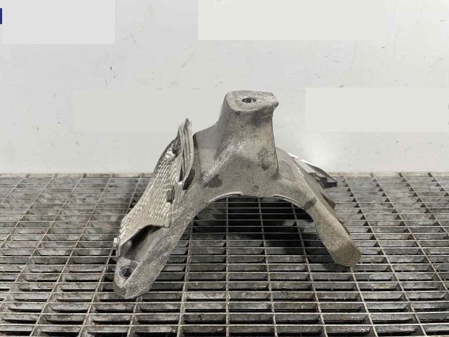 bontott AUDI A6 C7 Motor Tartó Bak Jobb