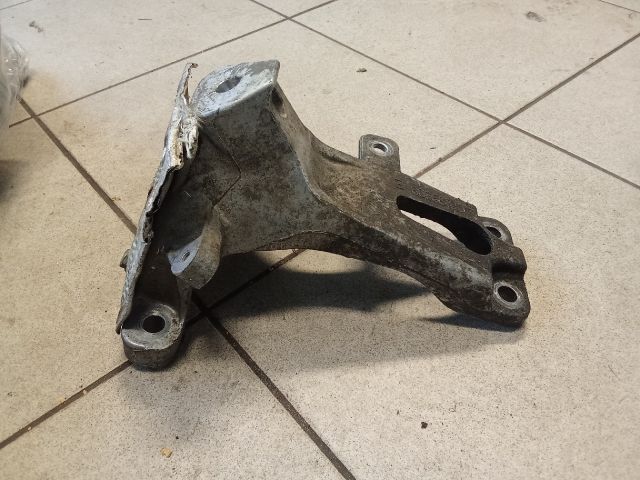 bontott AUDI A6 C7 Motor Tartó Bak (Pozíciófüggetlen)