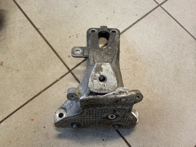 bontott AUDI A6 C7 Motor Tartó Bak (Pozíciófüggetlen)
