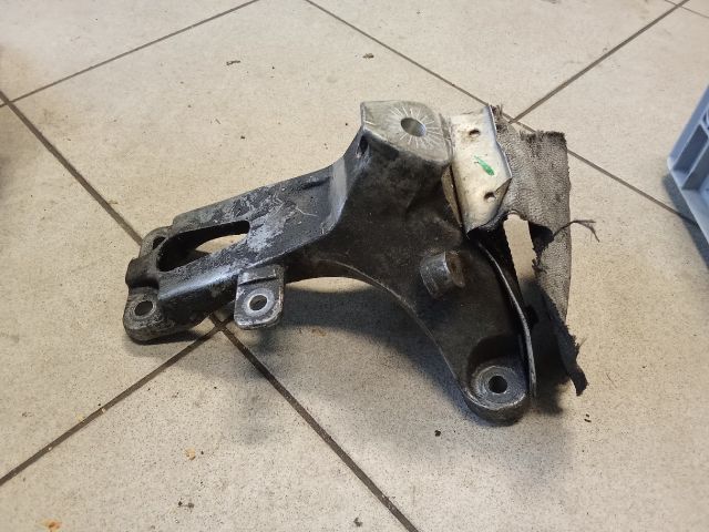 bontott AUDI A6 C7 Motor Tartó Bak (Pozíciófüggetlen)