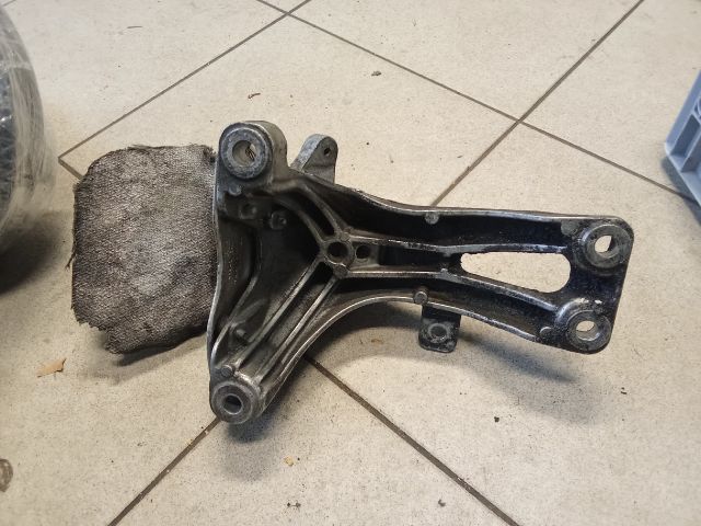 bontott AUDI A6 C7 Motor Tartó Bak (Pozíciófüggetlen)