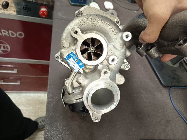 bontott AUDI A6 C7 Turbó