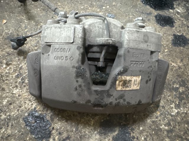 bontott AUDI A6 C7 Bal első Féknyereg Munkahengerrel