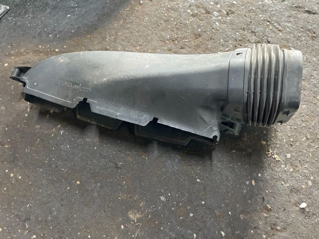 bontott AUDI A6 C7 Légbeömlő Cső