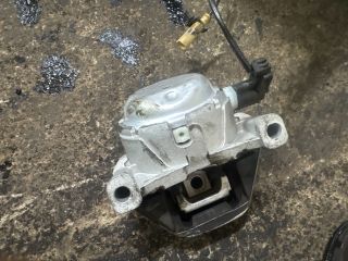 bontott AUDI A6 C7 Motor Tartó Bak Jobb