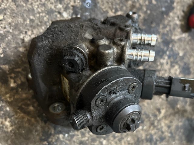 bontott AUDI A6 C7 Nagynyomású Szivattyú