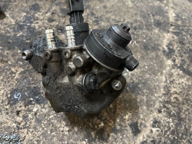 bontott AUDI A6 C7 Nagynyomású Szivattyú