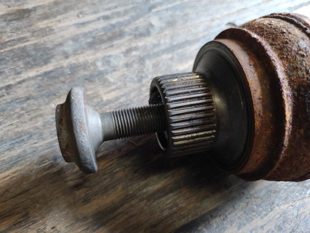 bontott AUDI A6 C7 Bal hátsó Féltengely