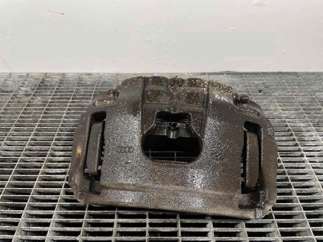 bontott AUDI A6 C7 Jobb első Féknyereg Munkahengerrel