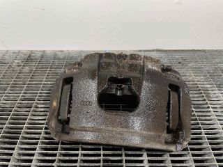 bontott AUDI A6 C7 Jobb első Féknyereg Munkahengerrel