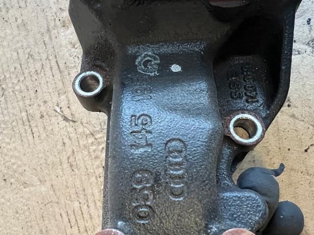 bontott AUDI A6 C7 Motor Tartó Bak (Fém)