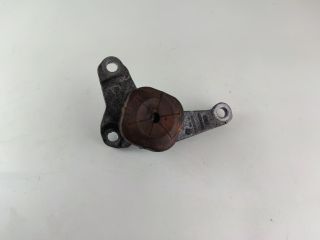 bontott AUDI A6 C7 Motor Tartó Bak Jobb