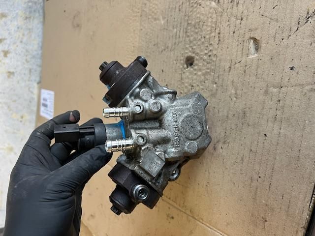 bontott AUDI A6 C7 Nagynyomású Szivattyú