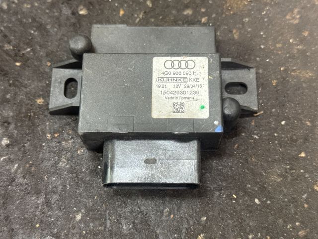 bontott AUDI A6 C7 Üzemanyag Szivattyú Relé