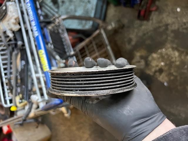 bontott AUDI A6 C7 Vízpumpa Szíjtárcsa