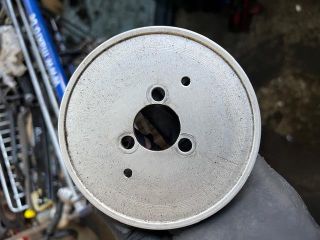 bontott AUDI A6 C7 Vízpumpa Szíjtárcsa