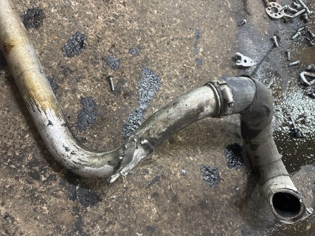 bontott AUDI A6 C7 Turbócső