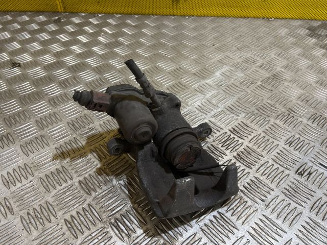 bontott AUDI A6 C7 Bal hátsó Féknyereg Munkahengerrel