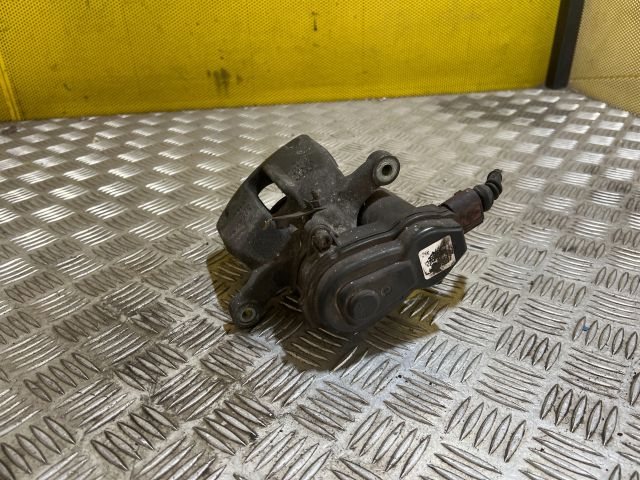 bontott AUDI A6 C7 Jobb hátsó Féknyereg Munkahengerrel