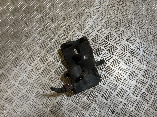 bontott AUDI A6 C7 Jobb hátsó Féknyereg Munkahengerrel