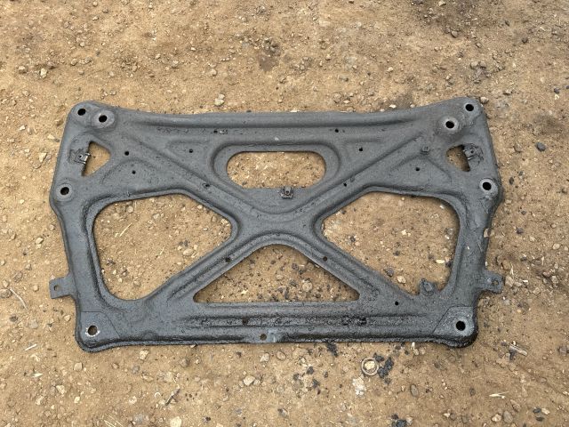 bontott AUDI A6 C7 Alsó Kereszttartó