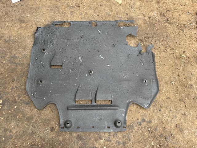 bontott AUDI A6 C7 Alsó Motorburkolat