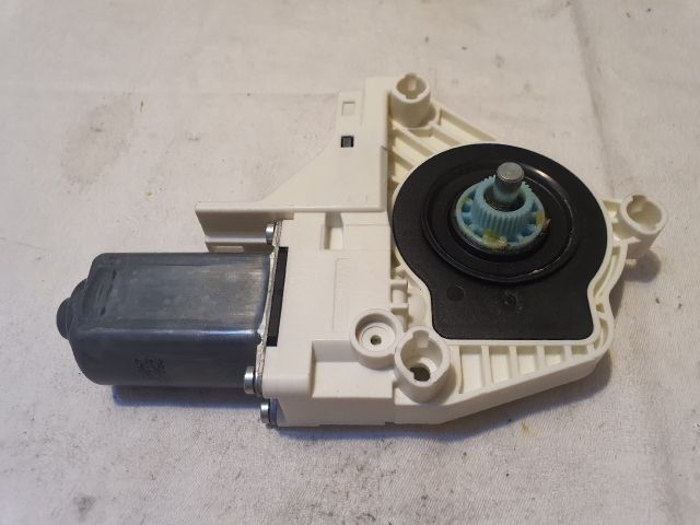 bontott AUDI A6 C7 Bal első Ablakemelő Motor